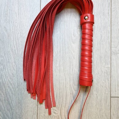 Плетка из натуральной кожи красная Erotoys Fetish line, Ero-109r